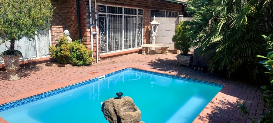 3 Bedroom Property for Sale in Uitsig Free State